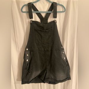VINTAGE JEAN BLACK | flattering overalls women’s shorts |stretchy material